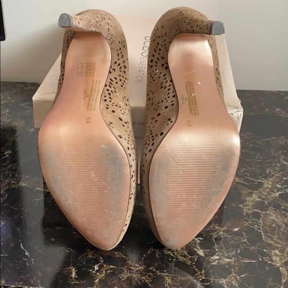 BCBGeneration Nude Suede Heels Size 7 - Picture 5 of 5